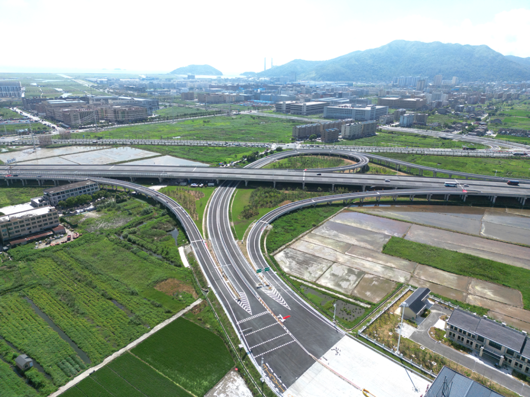 龍港南收費站開通運營 新增一處上下高速公路通道